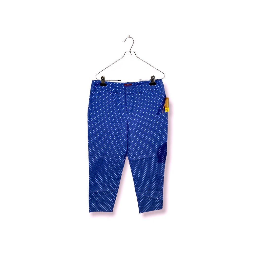 BNWT Merona Blue Polka Dot Capris.‎ 26” inseam